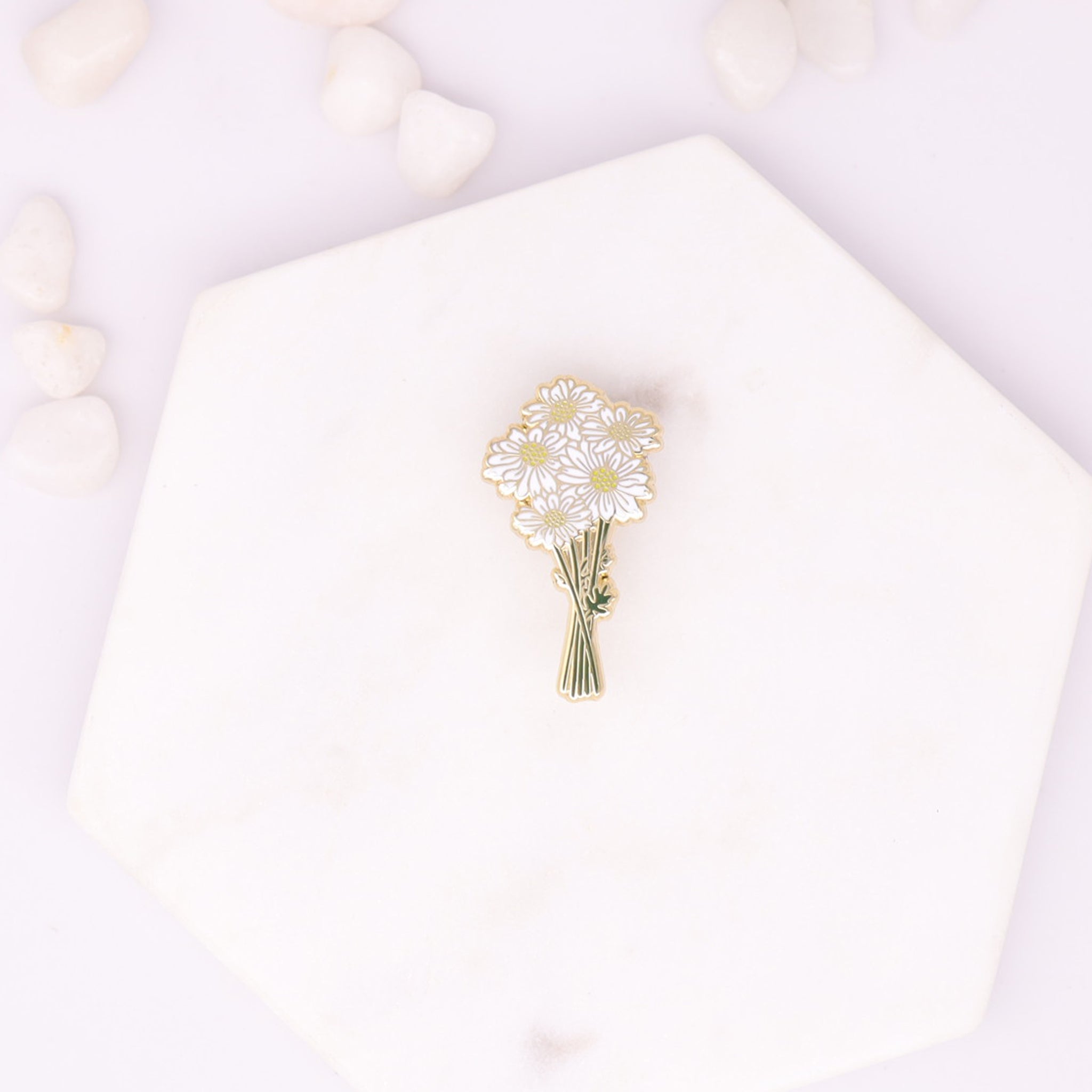 White Daisy Enamel Pin - Floral Accessory and Botanical Brooch for Flower Lovers