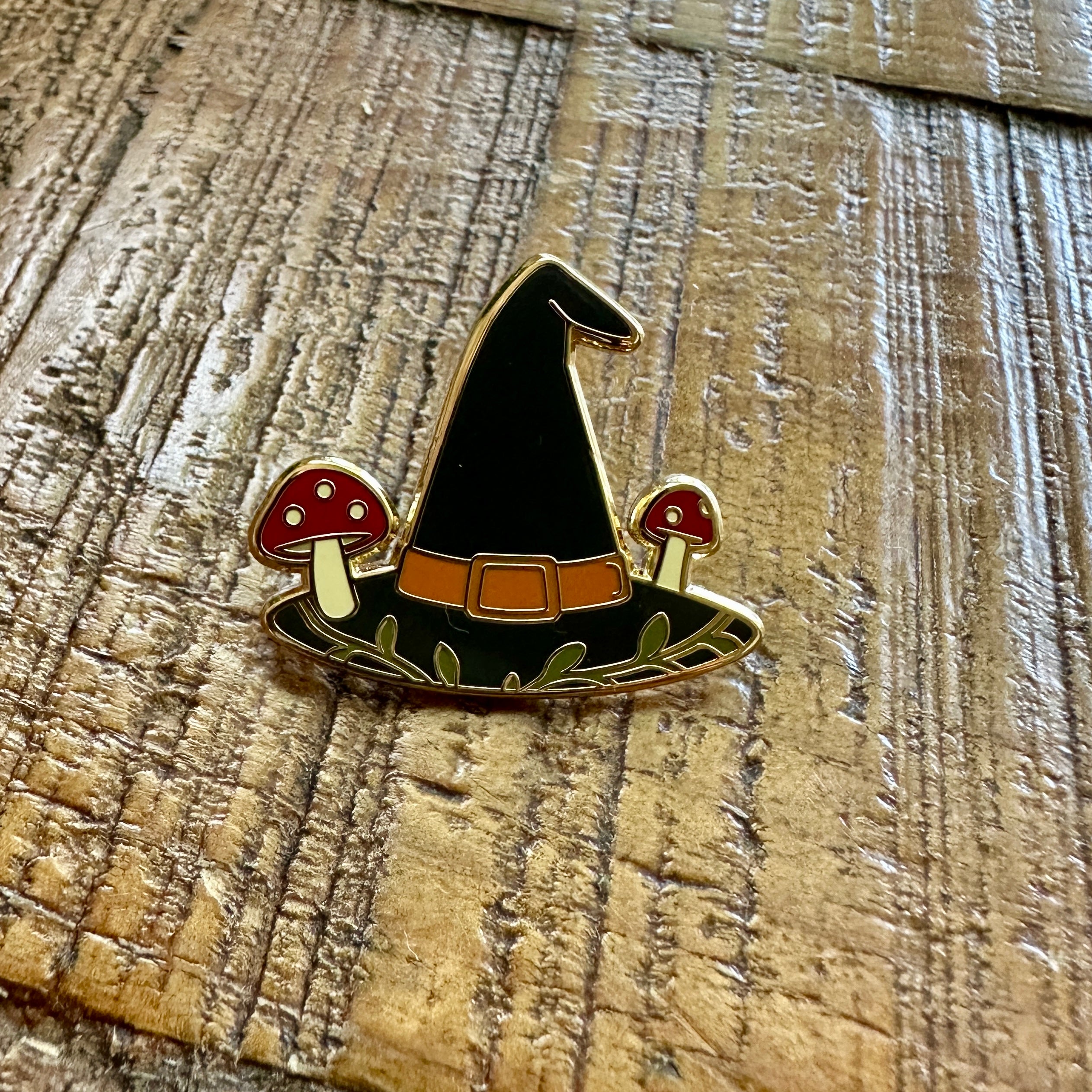 Witch Hat Enamel Pin with Mushrooms – Magical Witchy Lapel Pin, Cottagecore Nature Pin, Halloween Gift for Plant & Mushroom Lovers